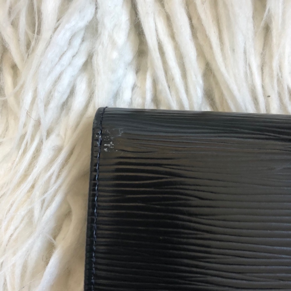 SOLDLOUIS VUITTON Epi Leather International Wallet - Picture 6 of 11